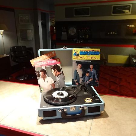 The Star Trek - Uss Enterprise Room At The Itty Bitty Inn North Bend Bagian luar foto